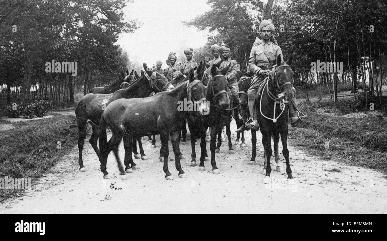 2 G55 H1 1914 7 e soldats indiens mules WWI 1914 Histoire Première Guerre mondiale, des troupes auxiliaires 1914 sous officier Indien et ses mulets dans Banque D'Images