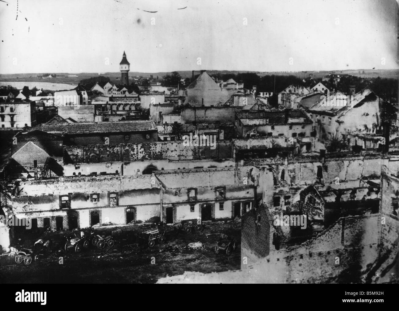 2 G55 O1 15 1914 LA PREMIÈRE GUERRE MONDIALE, la destruction à Ortelsburg Photo History WWI Front de l'est vue sur Ortelsburg est de la Prusse à la suite de son des Banque D'Images