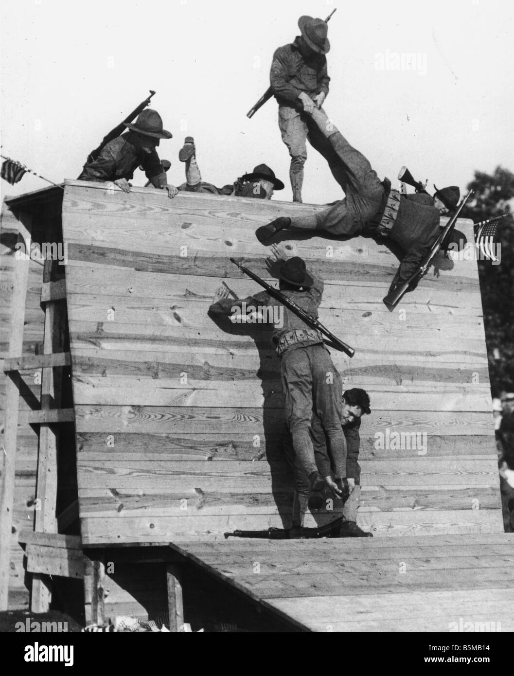 2 M70 U1 1918 E USA des recrues militaires de la Première Guerre mondiale, 1918 Pays USA en formation Camp Wadsworth Caroline du Sud recrute Banque D'Images