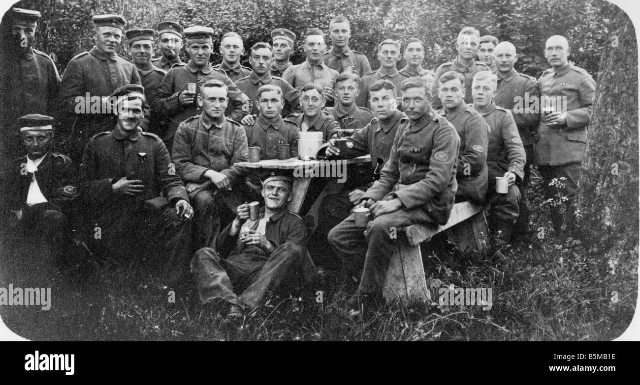 2 M 73 S2 1914 2 soldats d'une unité militaire 1914 Zeppelin des soldats de l'armée allemande photo de groupe de soldats d'une unité de zeppelin duri Banque D'Images