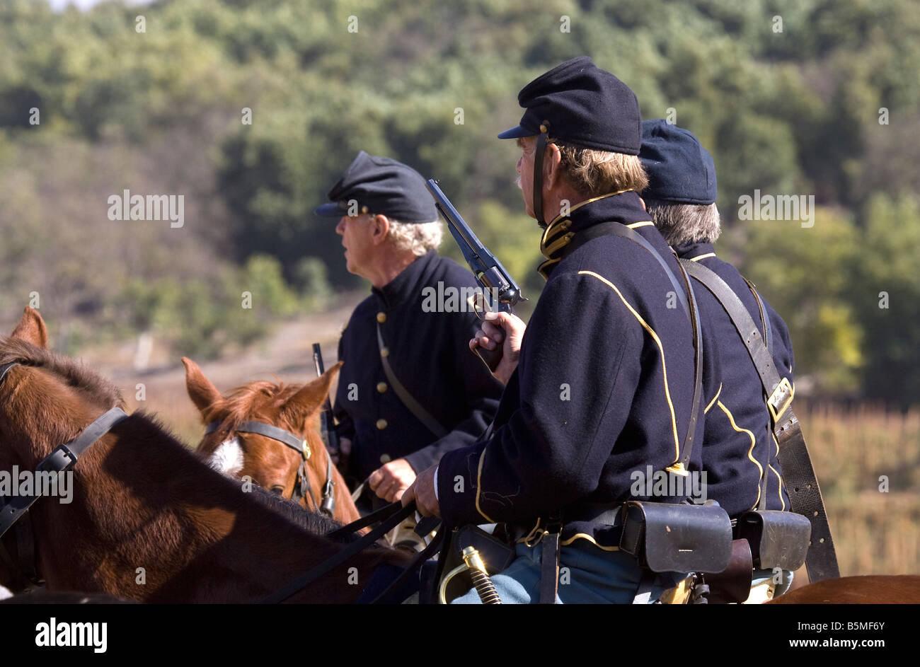 Officier de l'Union sur un fusil à cheval tiré Banque D'Images
