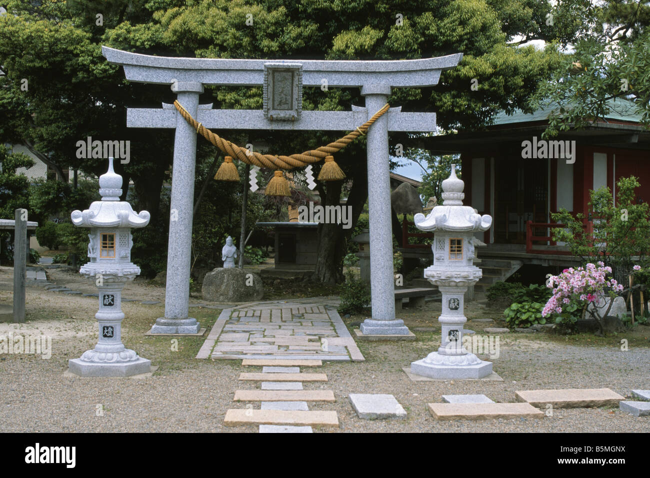 Sanctuaire Shinto Torii japonais Ishikawa Wakura Banque D'Images