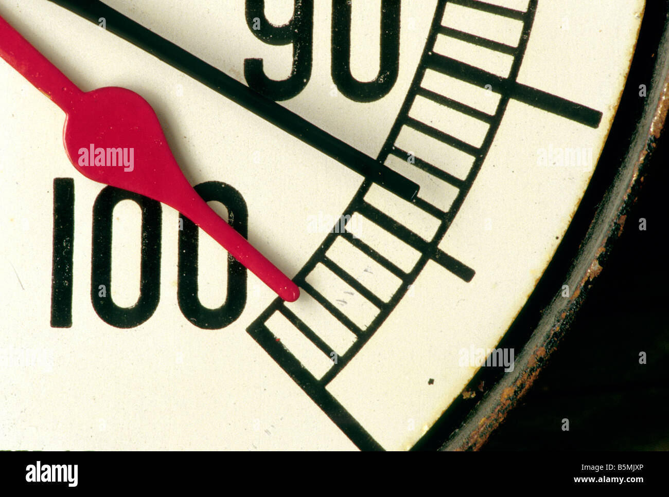 Jauge de pression, rouge noir indicateurs. Banque D'Images