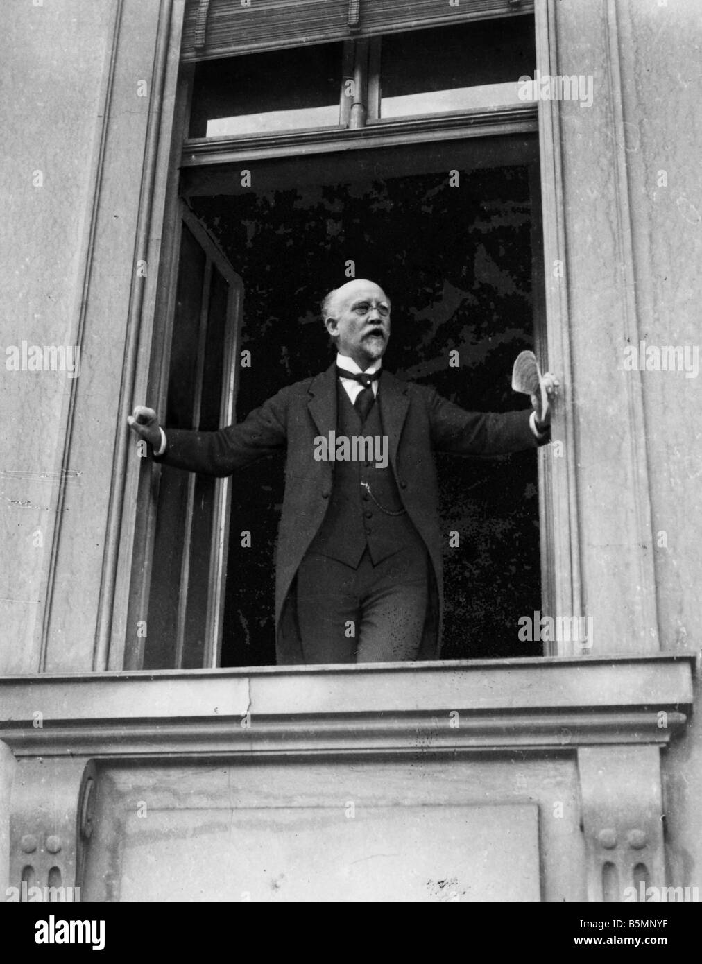 8 1918 119 A1 21 B E 1918 19 Révolution Discours de Scheidemann Révolution de Novembre 1918 devient chancelier du Reich Friedrich Ebert Banque D'Images