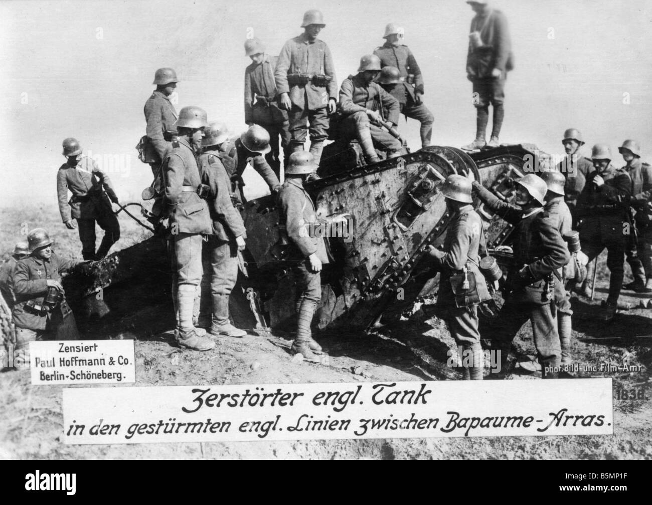 Réservoir détruit 1914 18 18 1914 La Première Guerre mondiale, Front de l'Ouest détruit British tank entre Bapaume et Arras Flandre Photo Banque D'Images