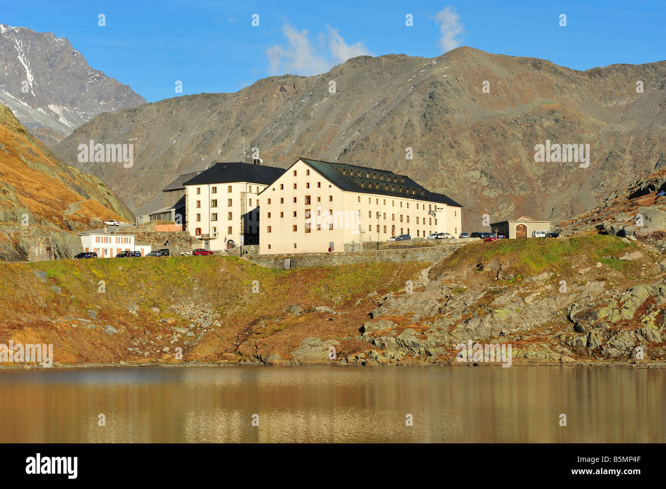 Grand St Bernard Pass, la frontière entre la Suisse et l'Italie Banque D'Images