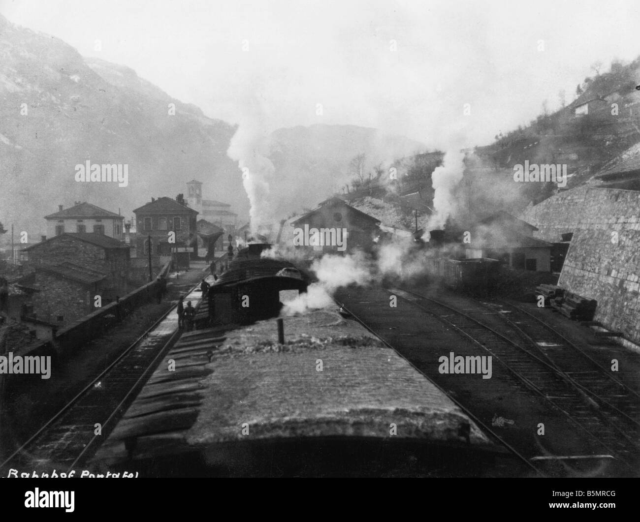 9 1917 100 A1 5 E WW1 Transport de troupes dans la guerre 1914 Pontafel Premier mot allemand et autrichien 1918 attaques de secours en Italie Ison Banque D'Images