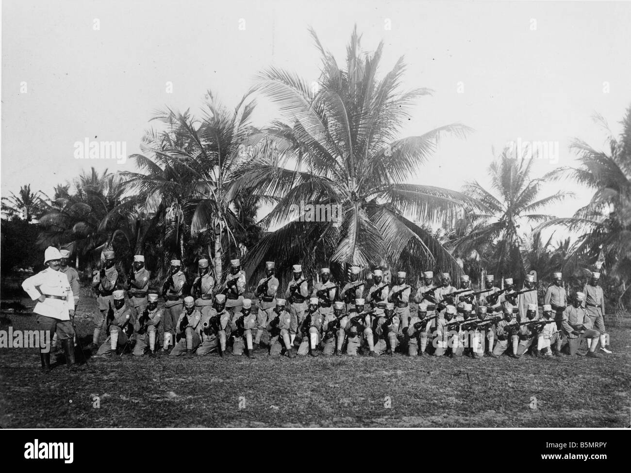 9AF 1914 A1 00 13 troupes auxiliaires l'Afrique orientale allemande Première Guerre mondiale La guerre dans les colonies l'Afrique orientale allemande aujourd'hui originaire de la Tanzanie Banque D'Images