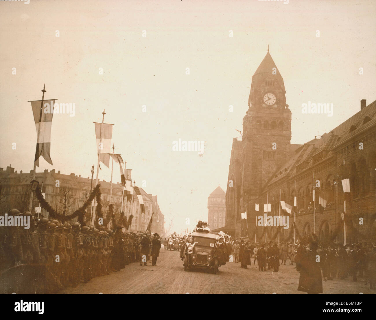 9FK 1918 120 A1 1 E Metz 1918 Défilé de la libération de la Seconde Guerre mondiale 1 1914 18 Fin de la guerre Metz Décembre 1918 Après l'armistice du 11 No Banque D'Images 9FK 1918 120 A1 1 E Metz 1918 Défilé de la libération de la Seconde Guerre mondiale 1 1914 18 Fin de la guerre Metz Décembre 1918 Après l'armistice du 11 No Banque D'Images