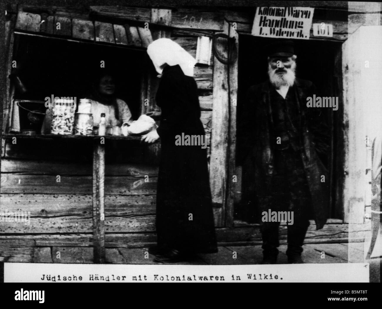 9EST 191500 A1 53 vendeur juif dans Wilkie 1915 Histoire du Judaïsme les Juifs de l'Est vendeur juif de l'époque coloniale et marchandises en Wilkie Phot Banque D'Images