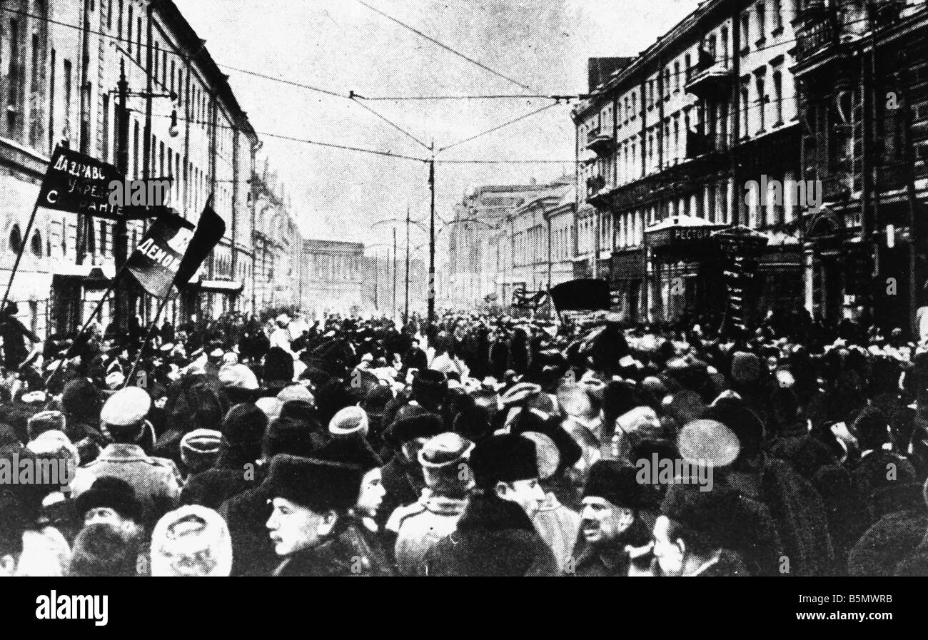 9ème 1917 312 A5 Révolution de février Russie Démonstration Révolution de Février 12 mars 27 Feb 1917 ancien style Manifestation à th Banque D'Images