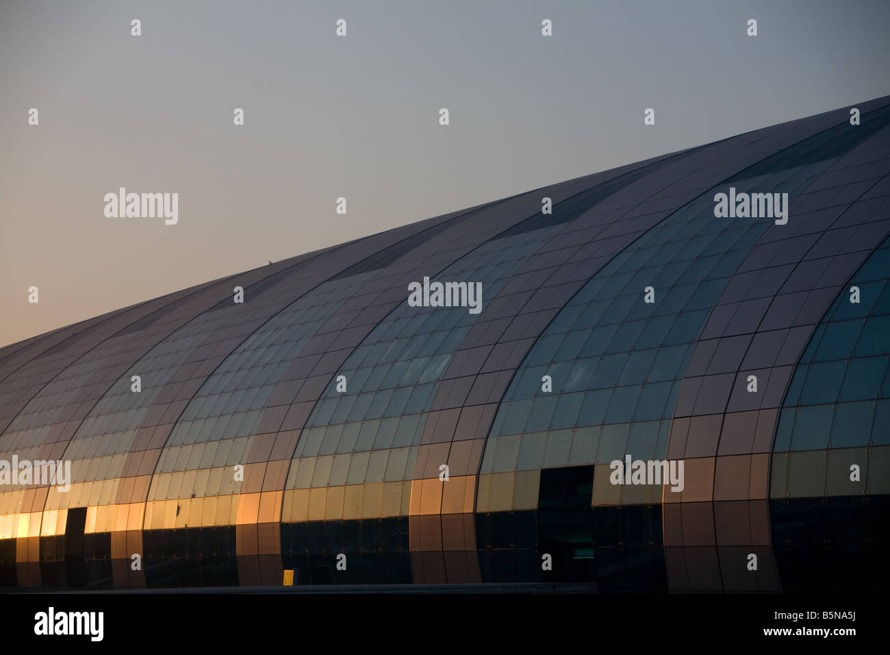 Lever du soleil à l'Aéroport International de Dubaï Banque D'Images