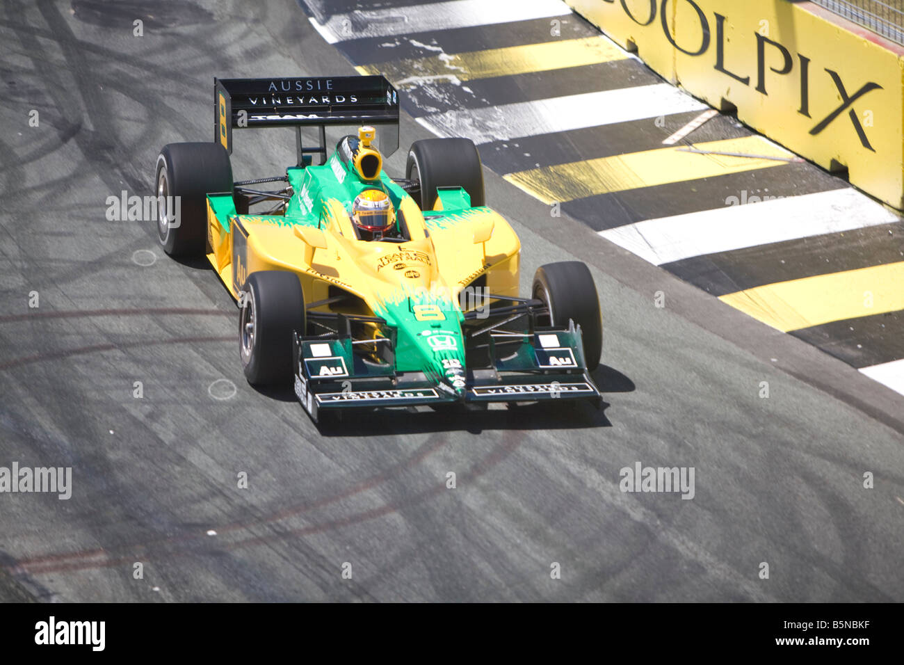 Pilote de course s'en compétition dans l'INDY 300 2008 à Surfers Paradise, Gold Coast, Queensland, Australie, Banque D'Images