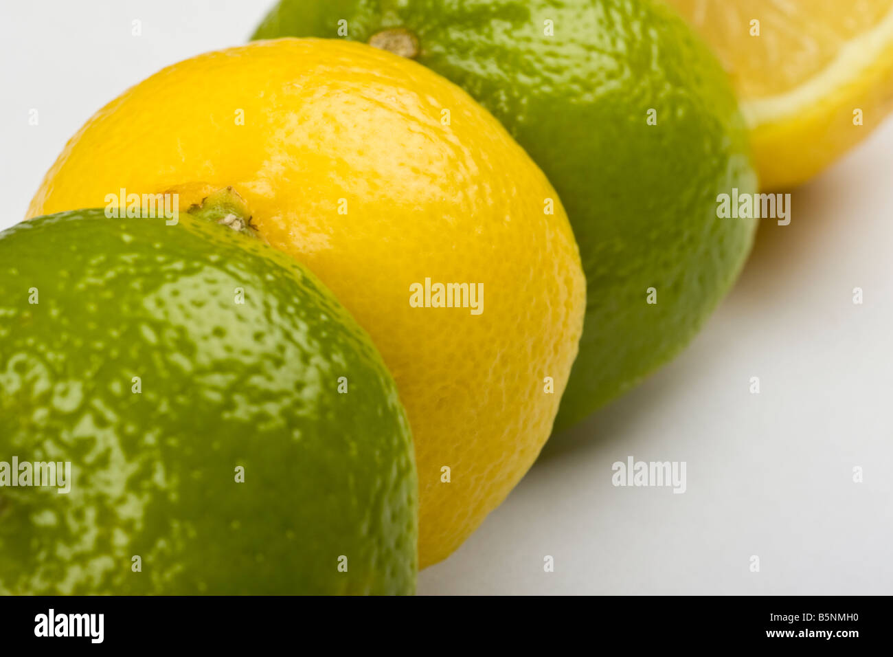 Citron & Limes dans une rangée Banque D'Images