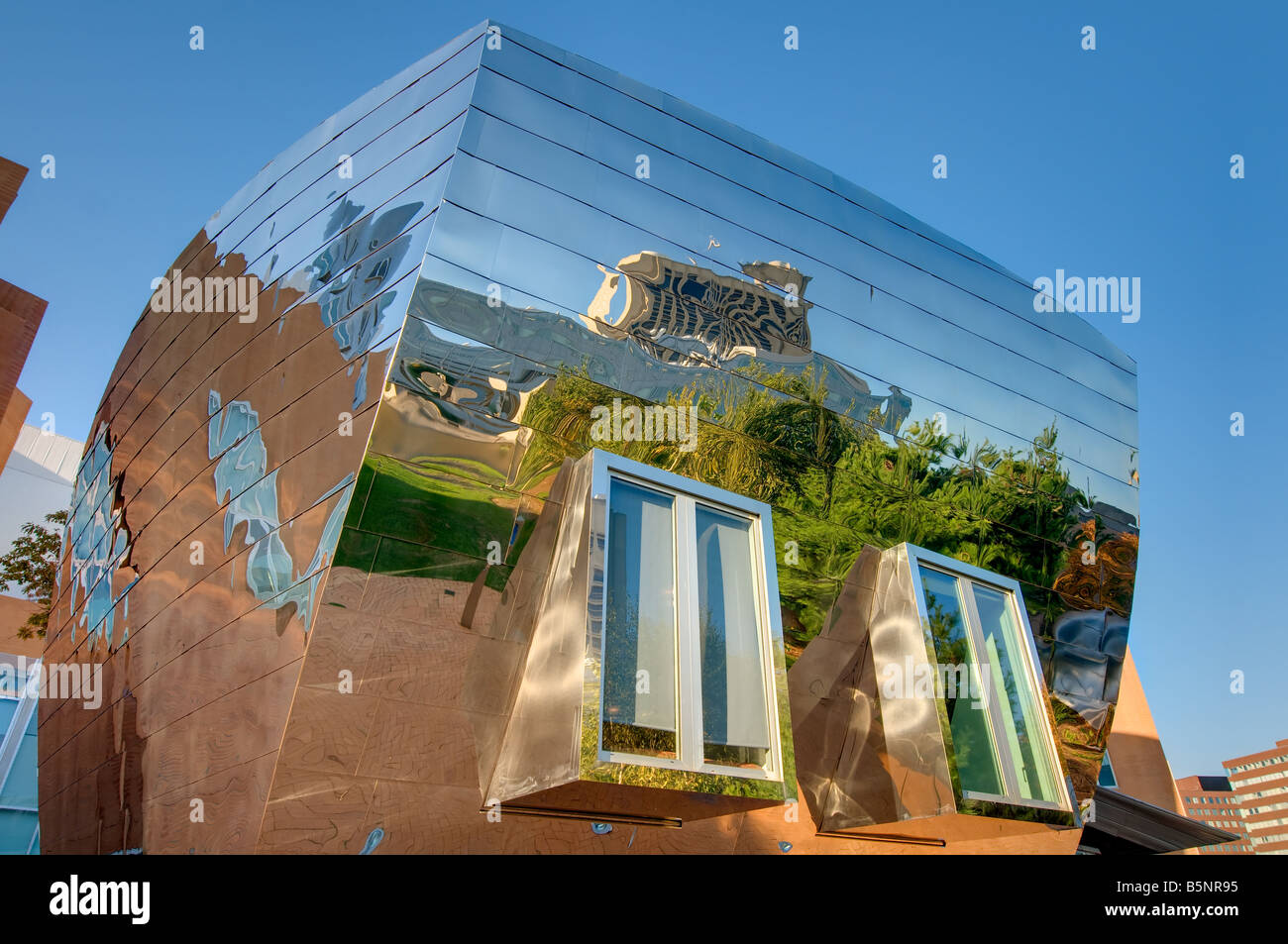Une dynamique élevée vue détaillée de Frank Gehry s Ray et Maria Stata center sur le campus de l'Institut de technologie de Massachusetts Banque D'Images