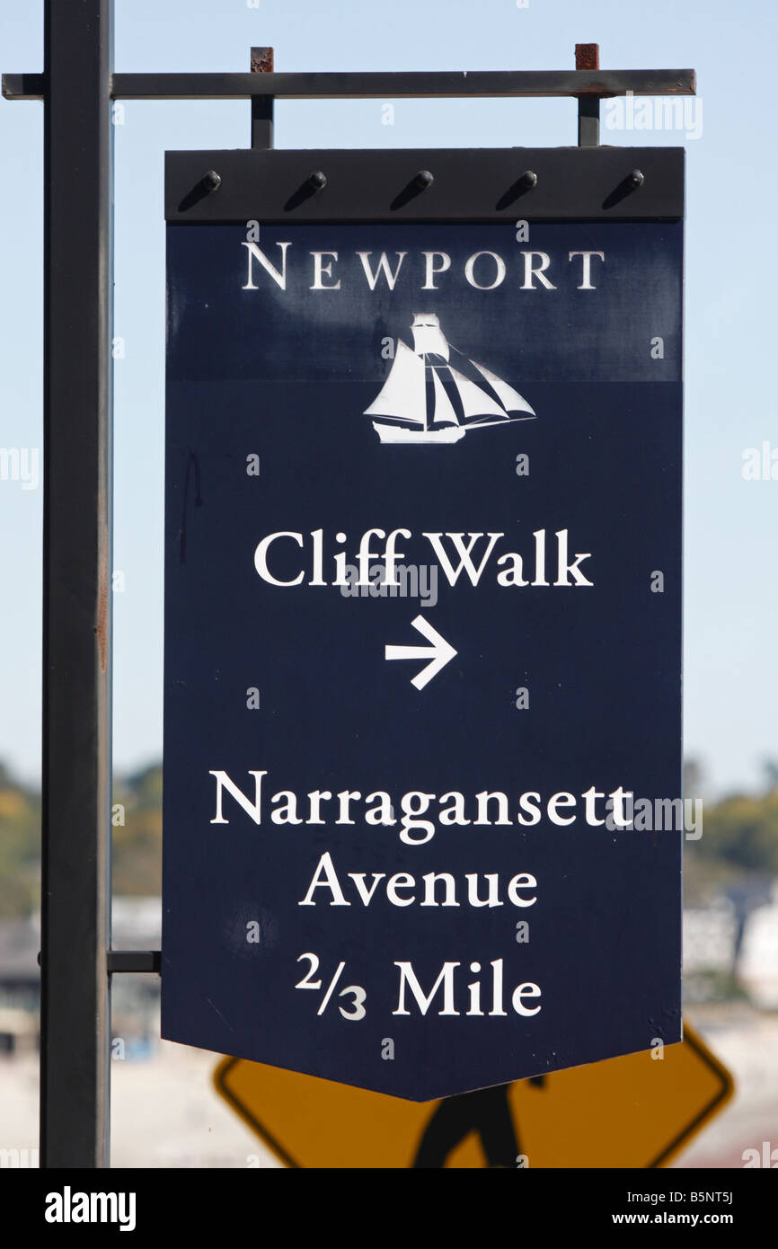 Signe pour Newport Cliff Walk - Avenue de Narragansett Banque D'Images