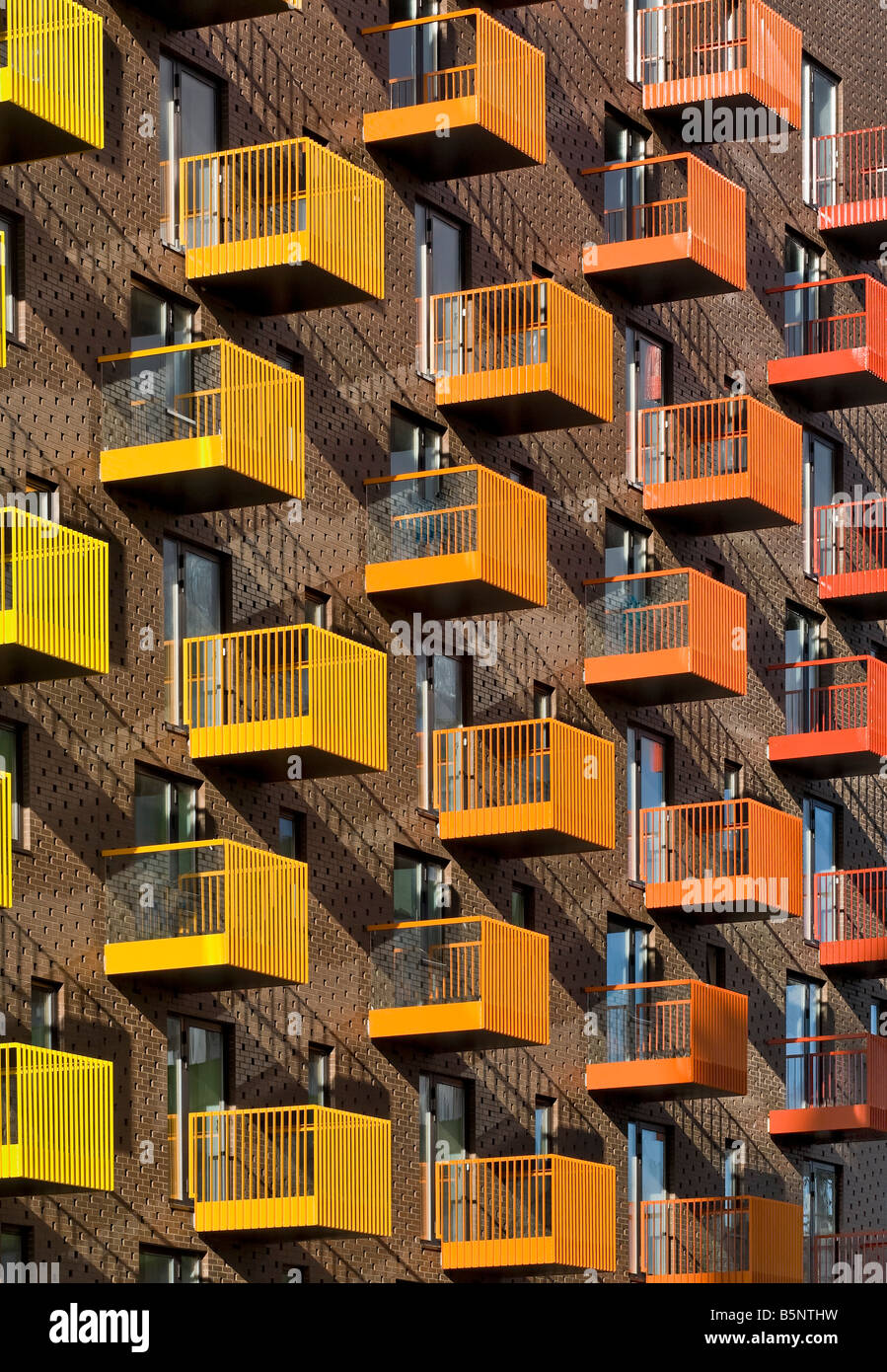 Développement résidentiel à Barking East London intégrant une bibliothèque et un hôtel Banque D'Images
