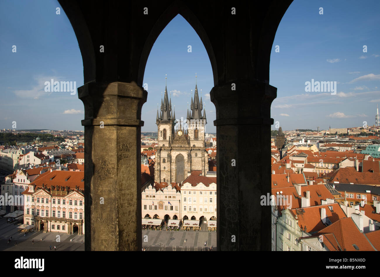 L'église de Tyn Old Town Square Staromestske namesti PRAGUE PRAHA RÉPUBLIQUE TCHÈQUE Banque D'Images