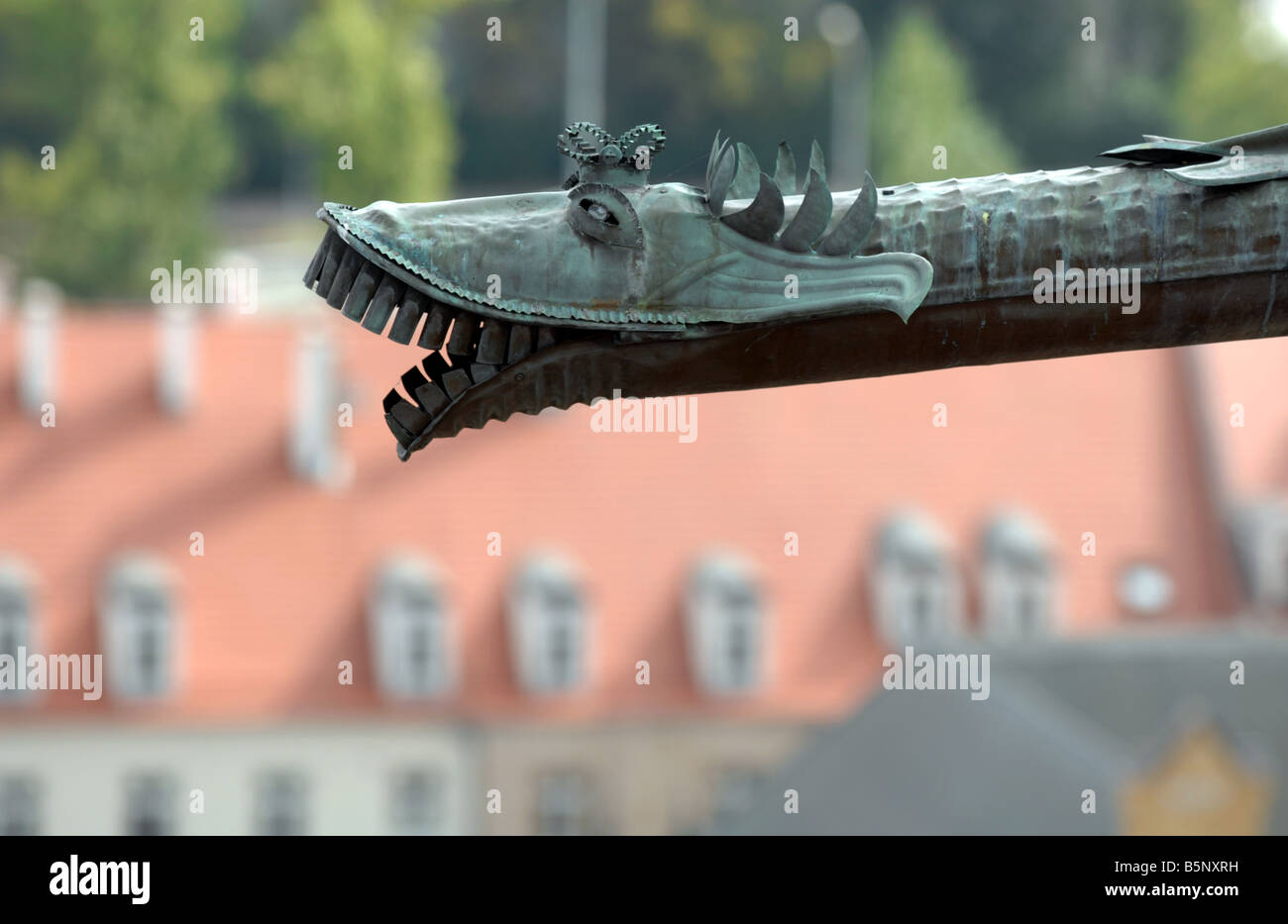 'Close up' de style gargouille gouttière de la tuyère d'eau populaires sur les églises en Pologne, Wroclaw, Pologne Banque D'Images