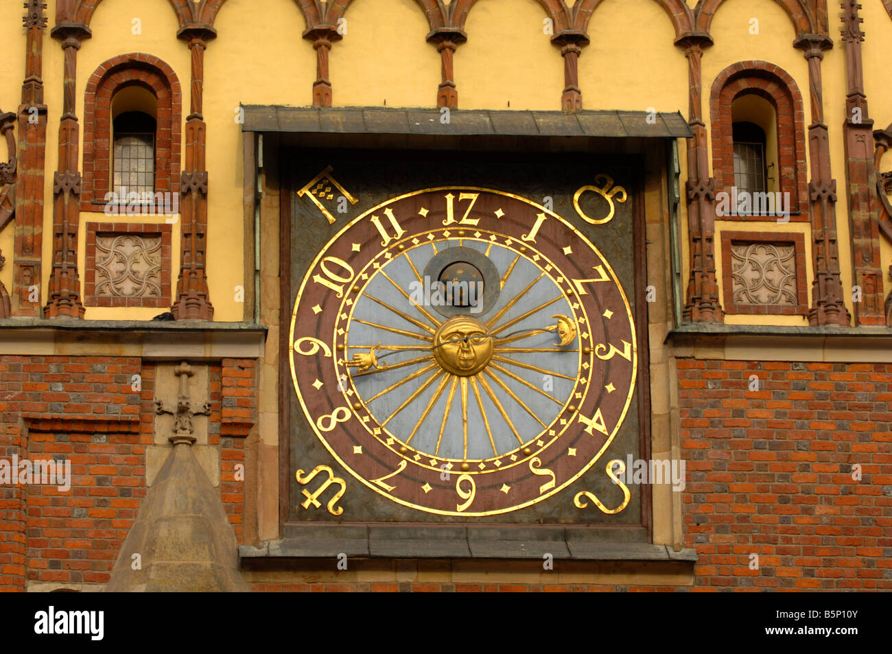 Horloge astronomique à l'Hôtel de Ville, Rynek Square, Wroclaw, Pologne Banque D'Images