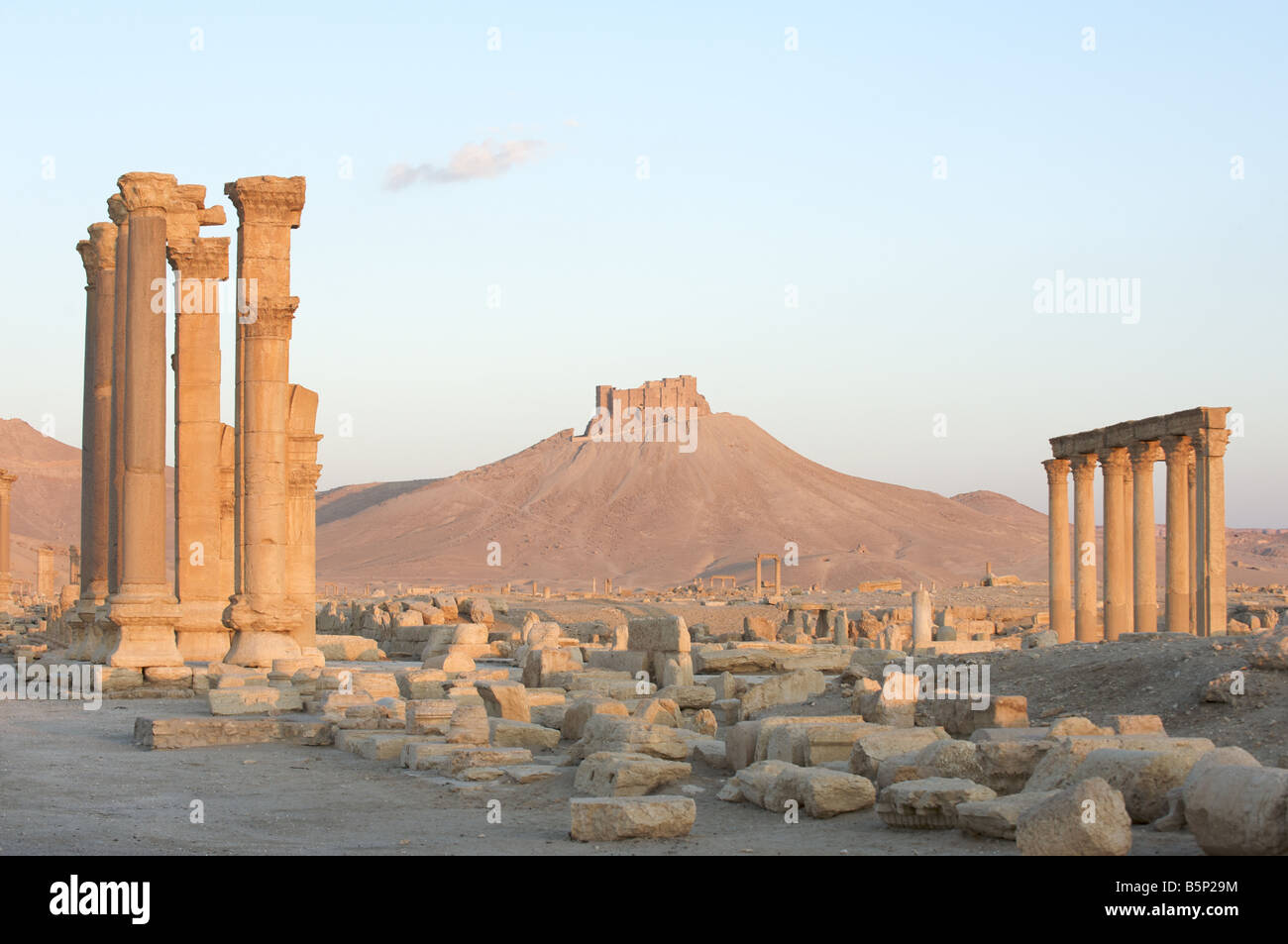 Ruines romaines de Palmyre Qalaat ibn Maan, forteresse sur une colline, la Syrie Banque D'Images