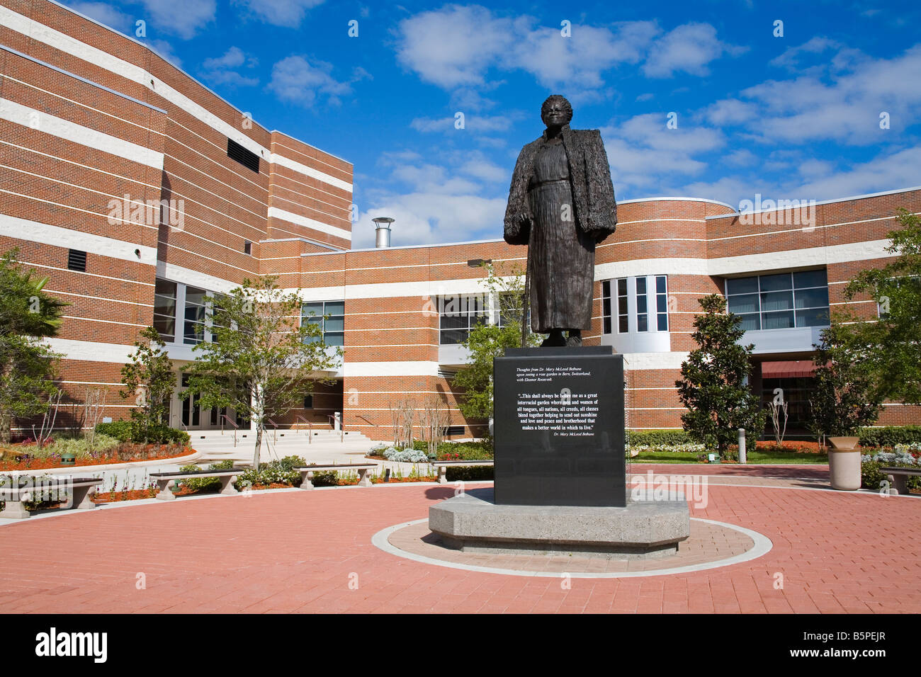 Statue de Dr. Mary McLeod Bethune Performing Arts Center Daytona Florida USA Banque D'Images