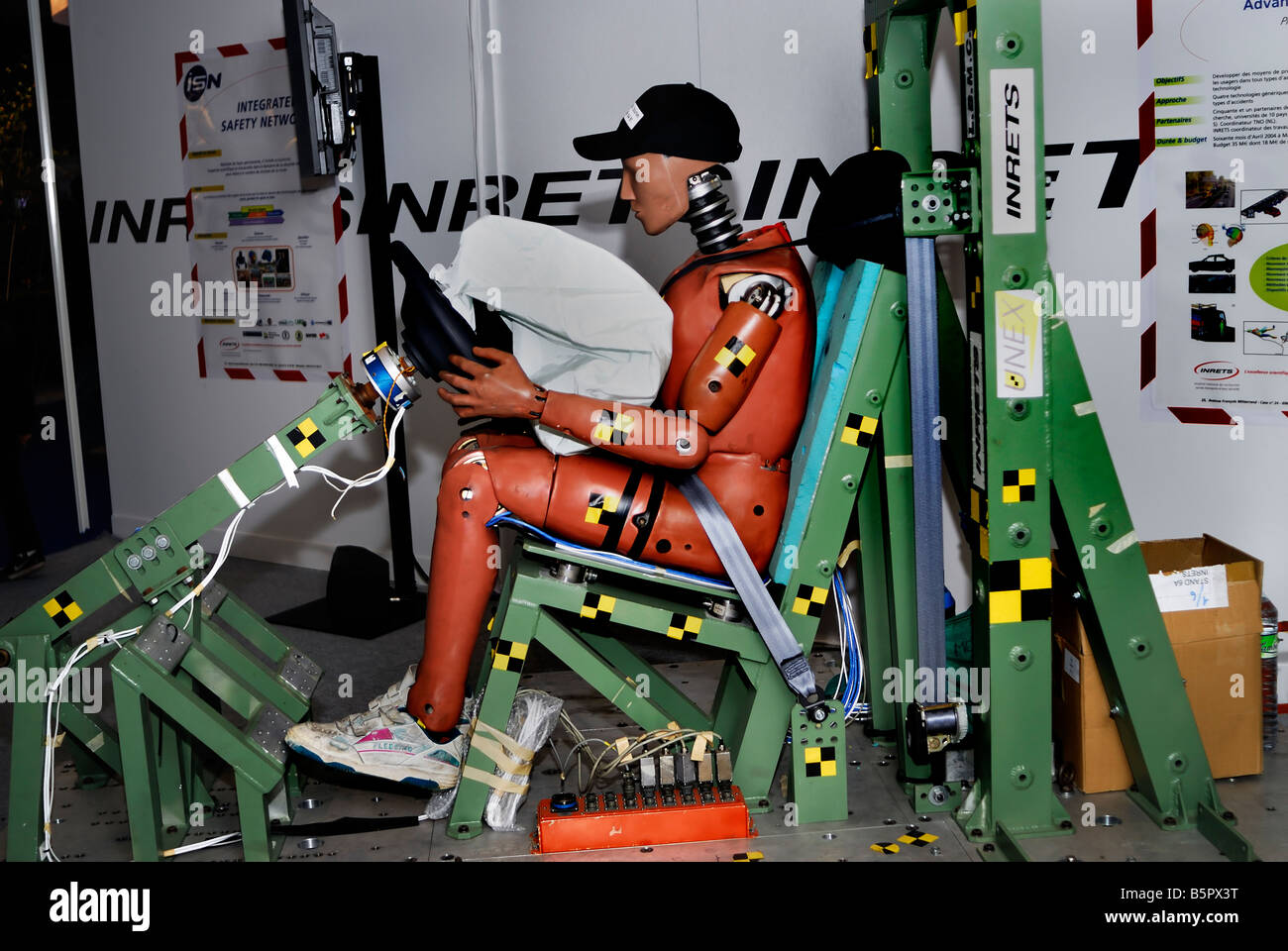 Evénements publics 'Fête de la Science' exposition de la Foire nationale française de la Science 'Crash car Dummy » crash test Banque D'Images