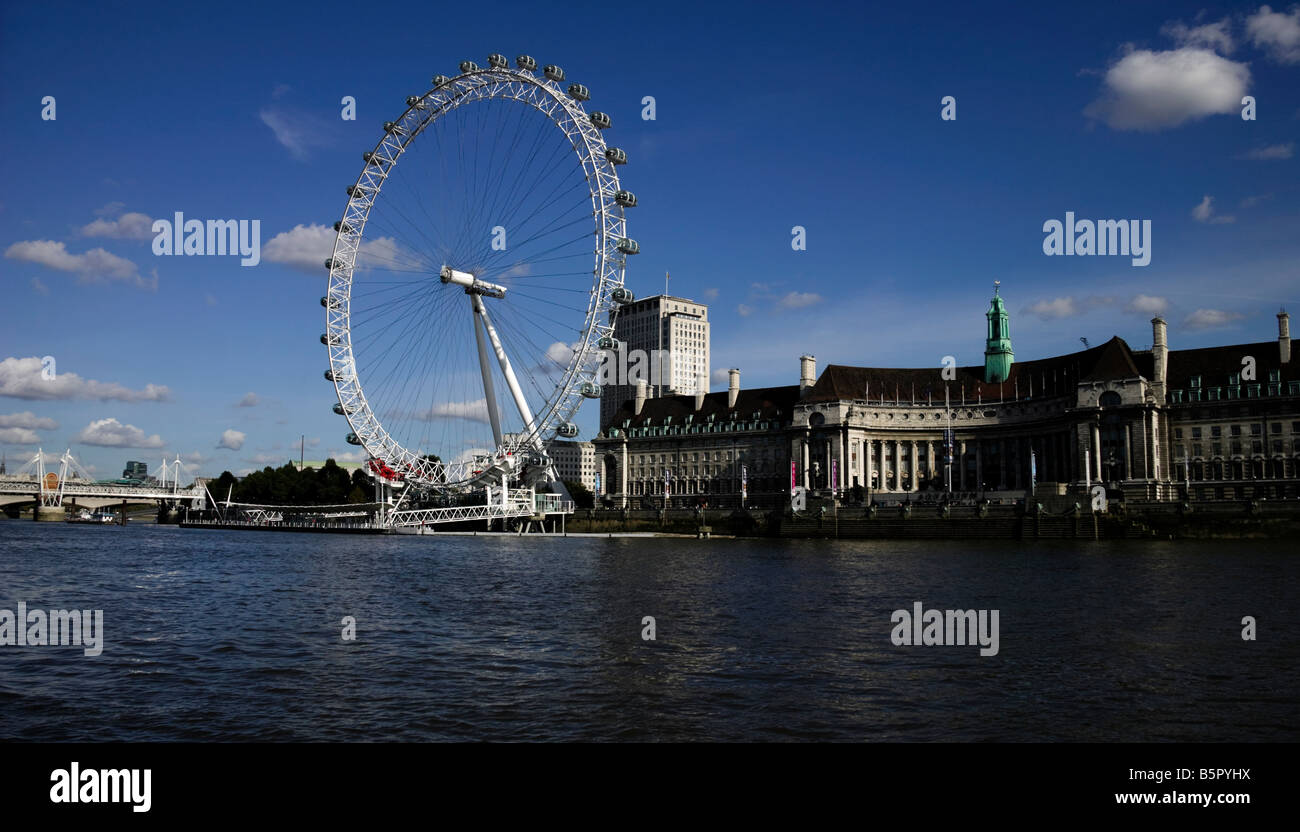 Des toits de Londres City y compris 'London Eye' et dompte la rivière, Londres, Angleterre, Royaume-Uni, Europe Banque D'Images