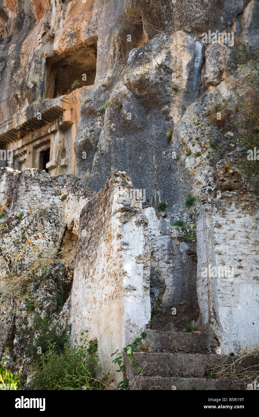 Étapes à Lycian rock tombs à Fethiye Turquie Banque D'Images