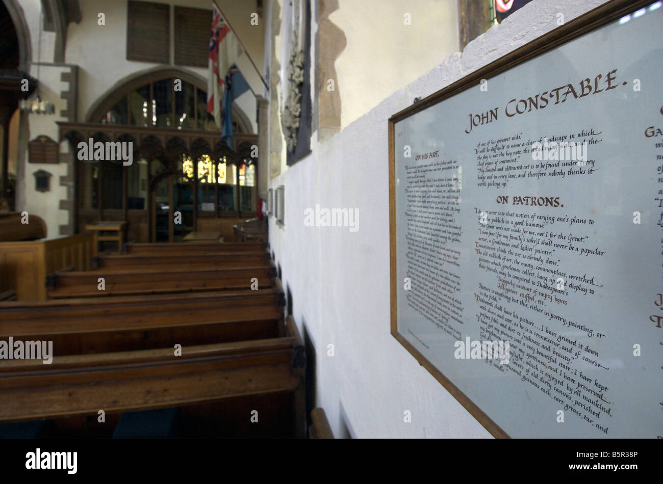 Un signe qui donnent des informations sur John Constable à l'intérieur de l'église St Marys East Bergholt dans Suffolk Banque D'Images