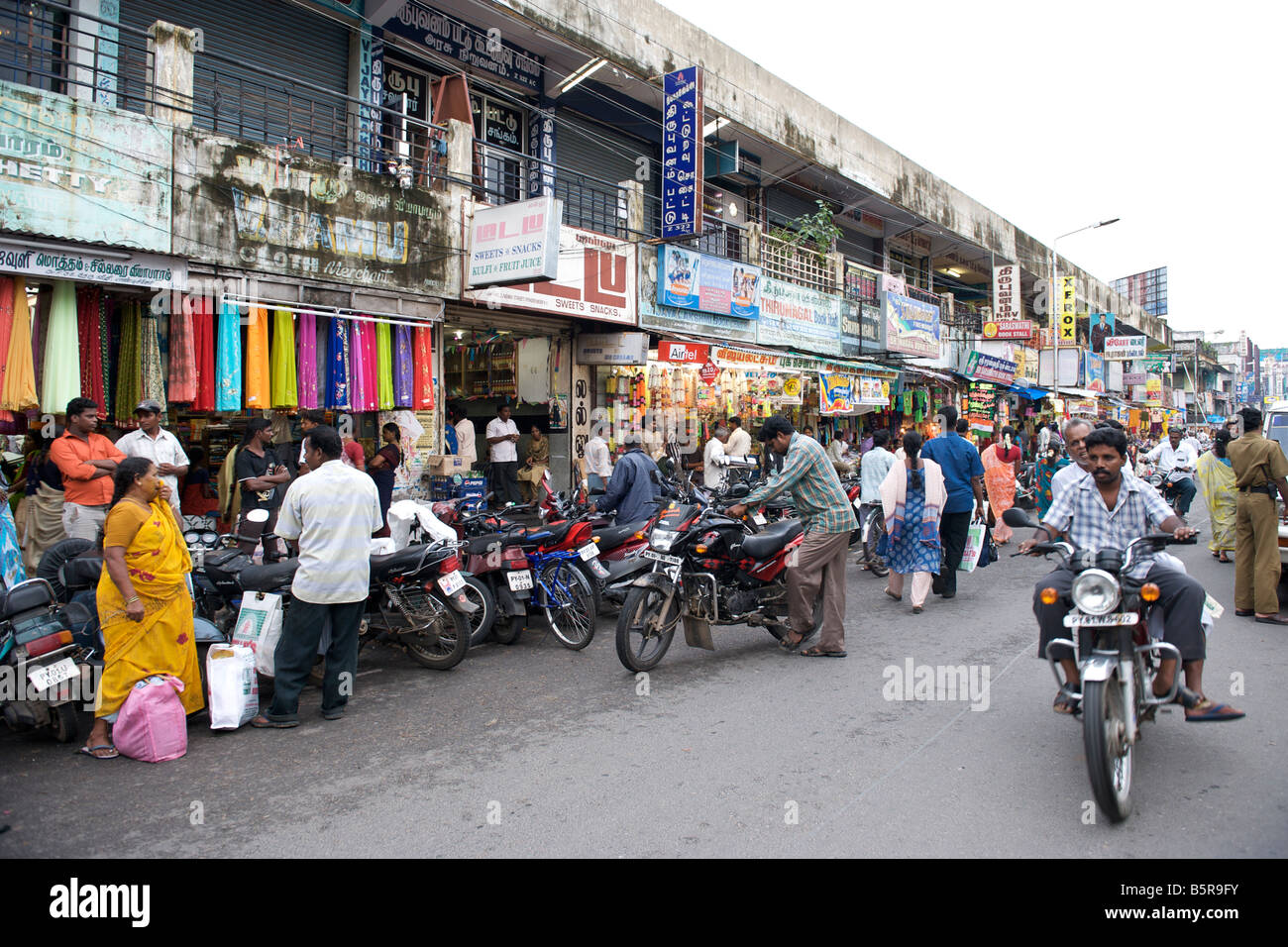 Nehru street in pondicherry india Banque de photographies et d'images à  haute résolution - Alamy