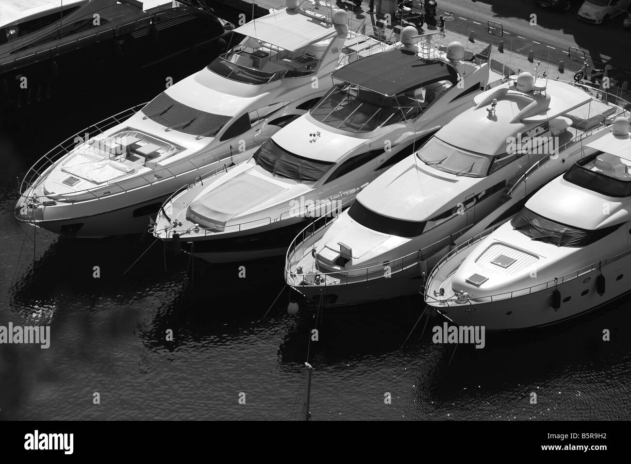Yachts alignés à Monaco Banque D'Images Yachts alignés à Monaco Banque D'Images