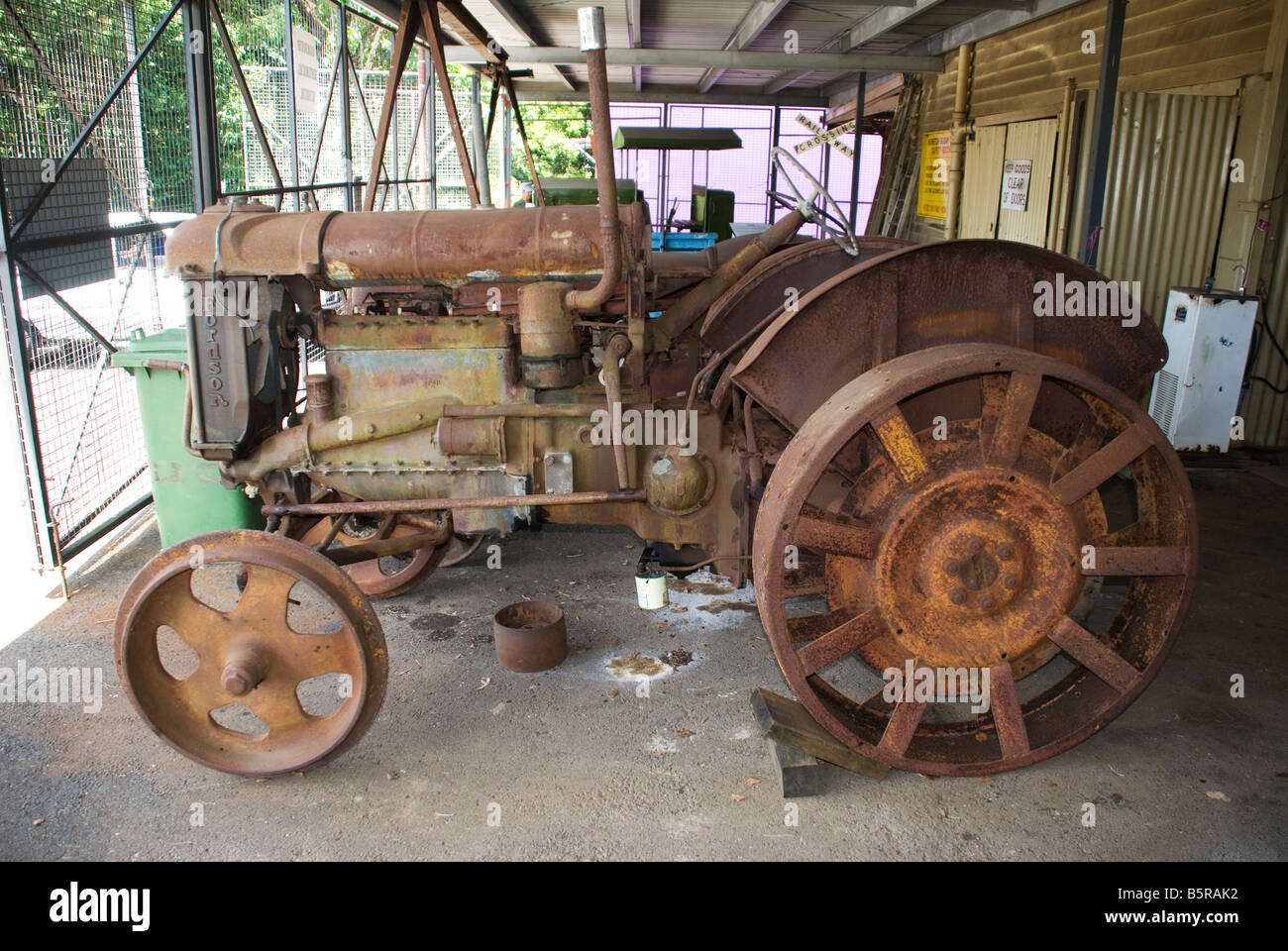 Vieux tracteur Fordson Banque D'Images