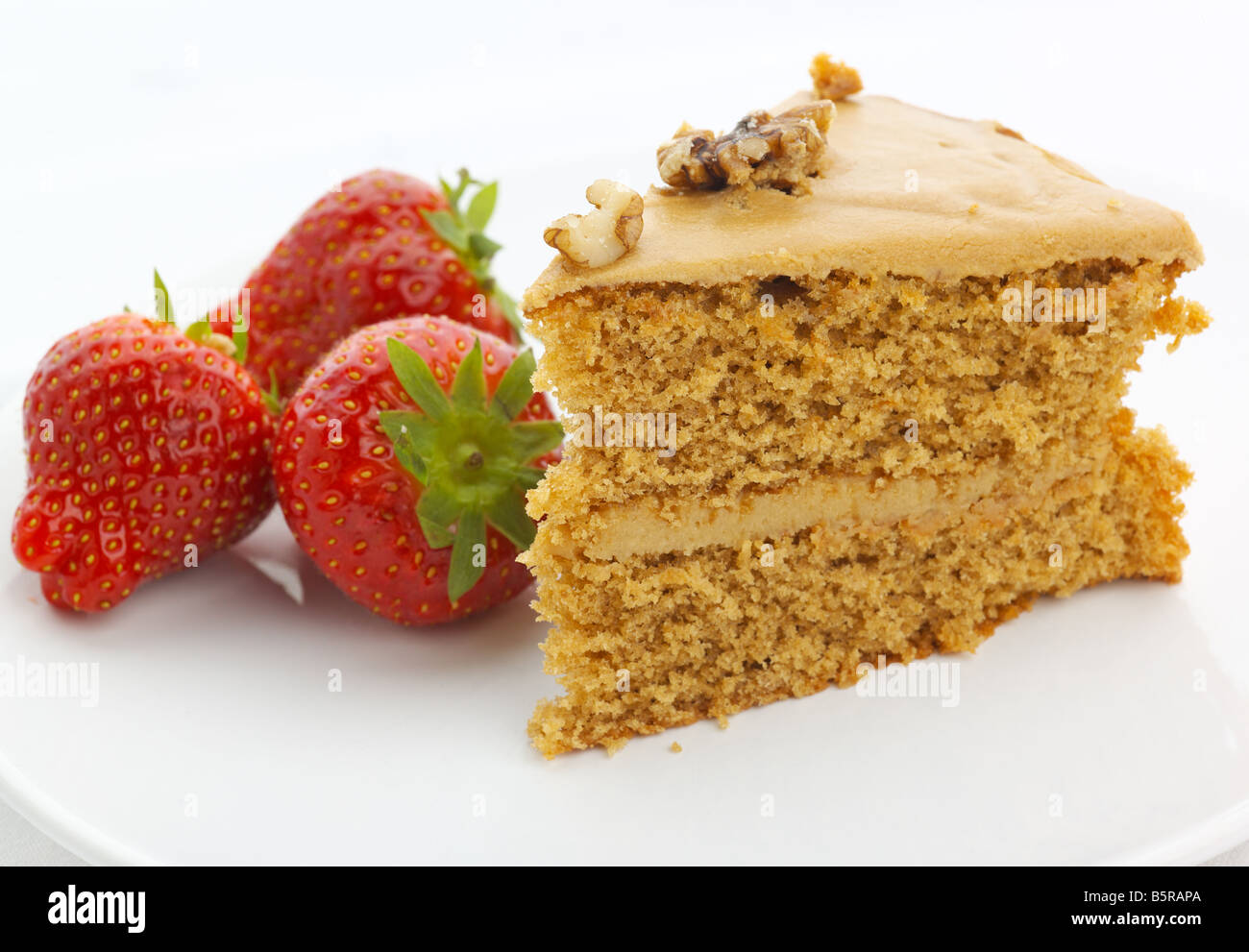 Walnut cake aux fraises Banque D'Images