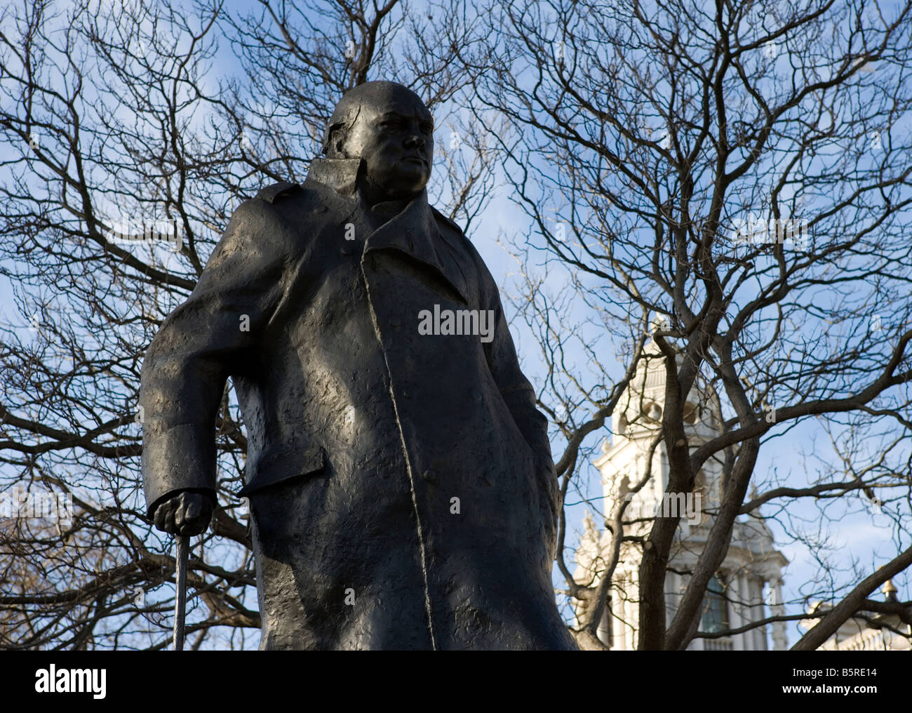 Statue de Winston Churchill à la place du Parlement Westminster London, Royaume-Uni. Banque D'Images