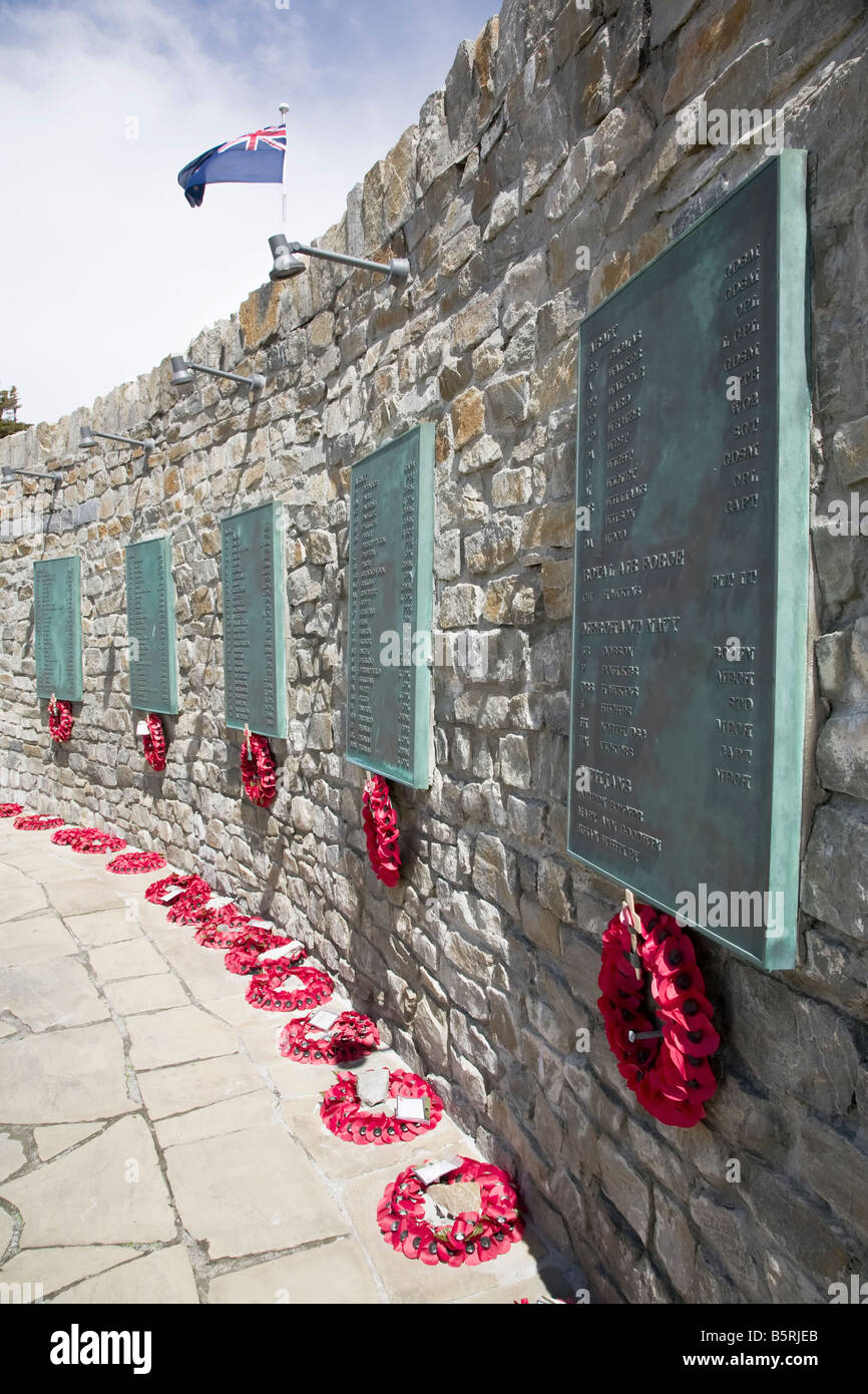 Le mur et les plaques commémoratives à la mémoire des conflit de 1982 à Port Stanley Falkland Banque D'Images