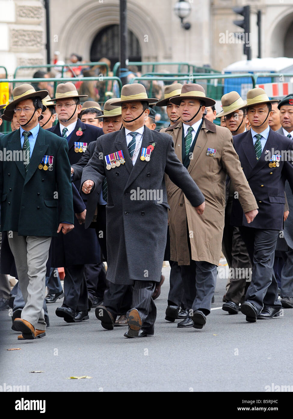 Anciens Combattants gurkhas prendre part à la parade du Souvenir de Londres le Nov 11e Banque D'Images