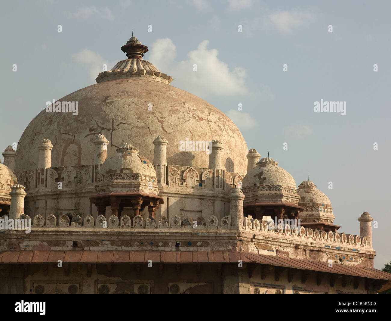 Mausolée d'Isa Khan Niyazi Delhi Inde détail dome Banque D'Images
