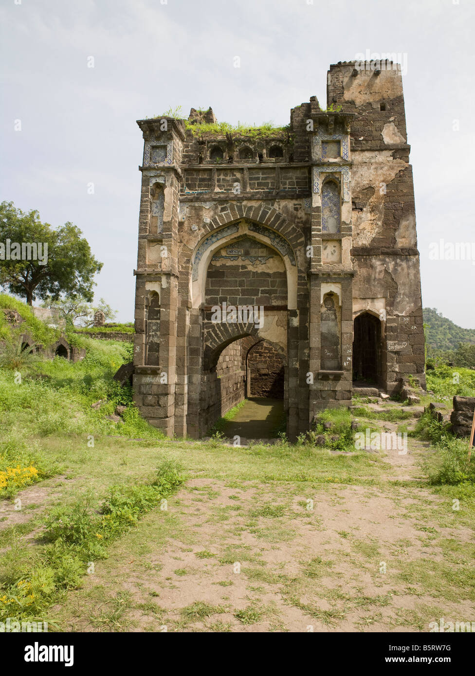 Fort Daulatabad Chini Inde Mahal le double étages une fois incrusté de carreaux bleu et jaune Banque D'Images
