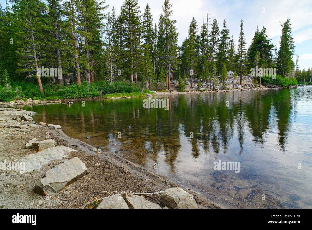 Une vue tranquille de Twin Lakes Mammoth Banque D'Images