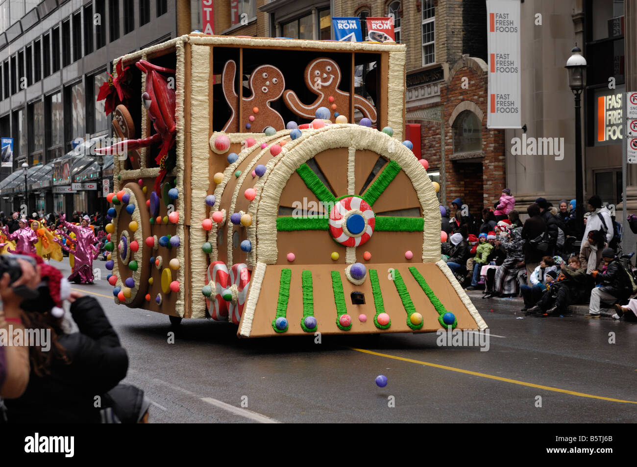 Gingerbread train à Santa Claus Parade Banque D'Images