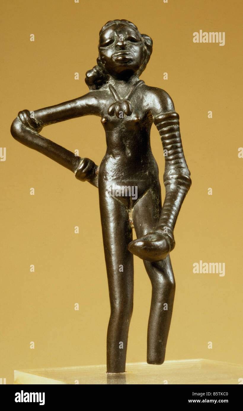 Danseuse en bronze de Harappan c. 2300-1750bc de Mohan Jodaro Sind au Pakistan. Musée national de New Delhi Inde h5721/195 Banque D'Images