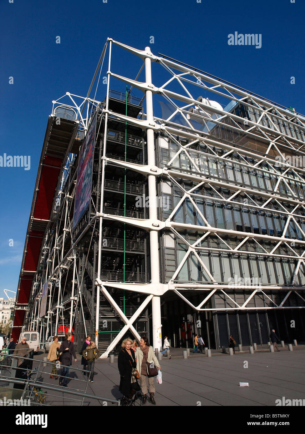 La postmodernité Centre Georges Pompidou abrite la Bibliothèque publique d'information et le Musée National d'Art Moderne. Banque D'Images