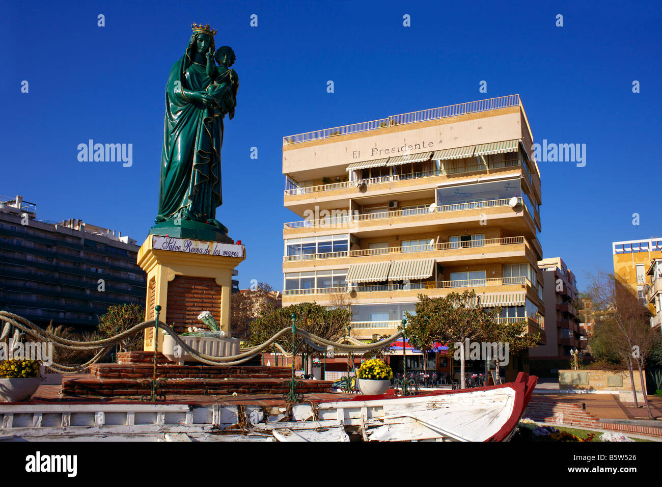 Salve Reina de los Mares grêle reine de la mer statue en Los Boliches, Fuengirola, Costa del Sol, Espagne Banque D'Images