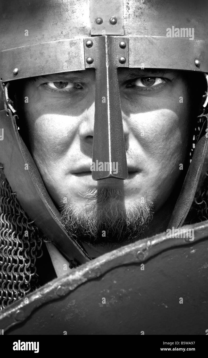 Un guerrier viking prêt pour la bataille. Banque D'Images