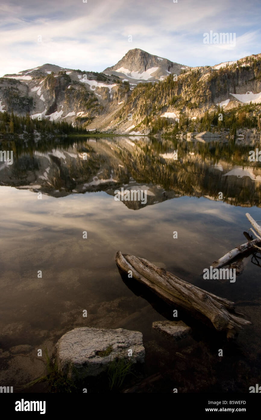 Eagle Peak Cap reflète dans Mirror Lake Wilderness Montagnes Wallowa Eagle Cap Oregon Banque D'Images