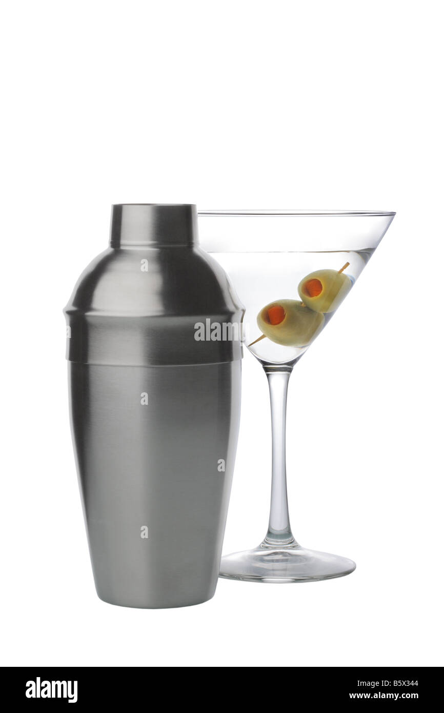 Verre à Martini et découpe shaker isolé sur fond blanc Banque D'Images