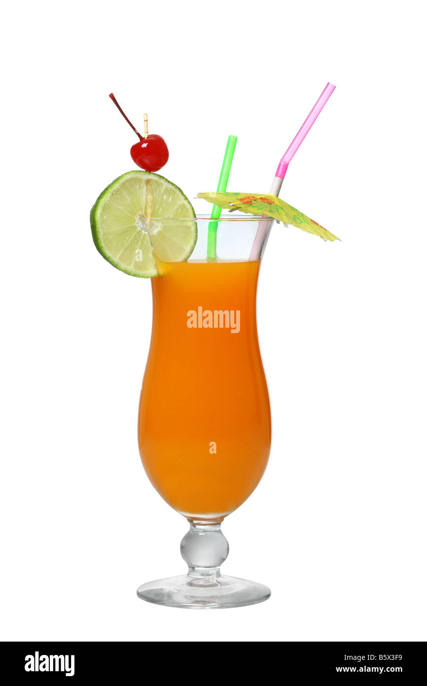 Découpe de verre cocktail tropical isolé sur fond blanc Photo Stock - Alamy