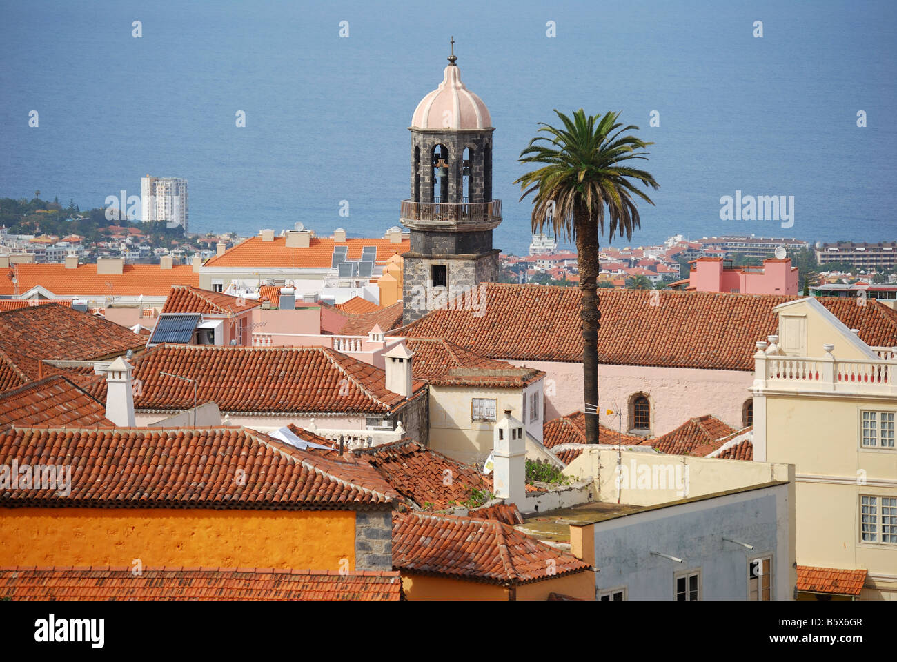 La ville de la Plaza de la Constitución, La Orotava, Tenerife, Canaries, Espagne Banque D'Images