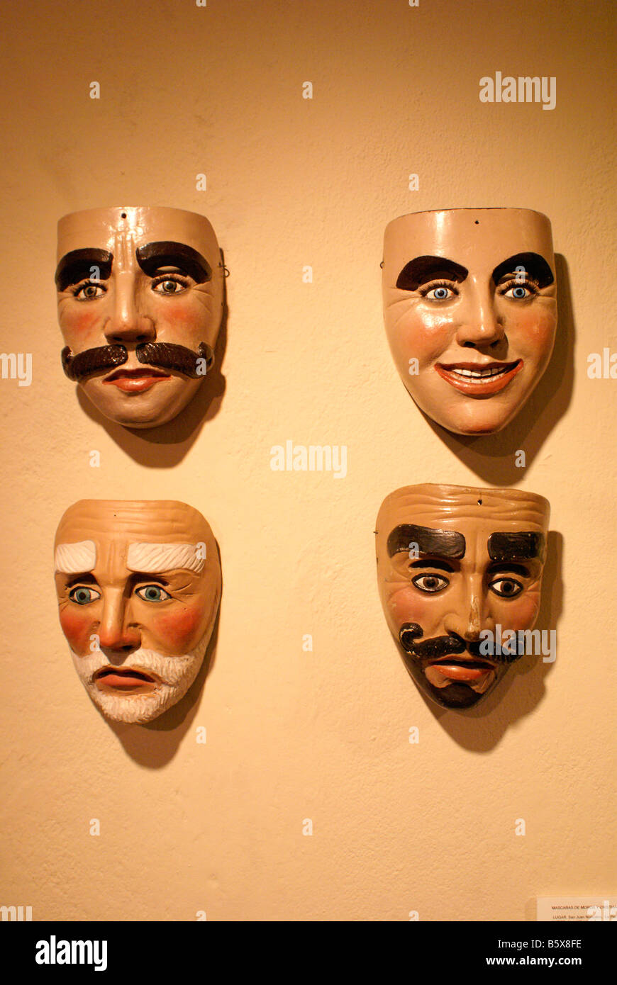 Cermonial des masques dans le Museo de Arte Popular ou musée d'Art Populaire à San Salvador, El Salvador Banque D'Images